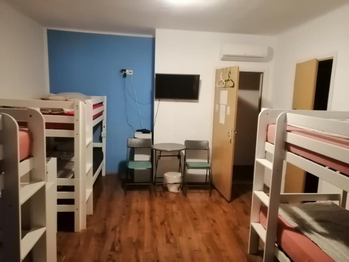 Hostel Kvarner Rijeka Bagian luar foto